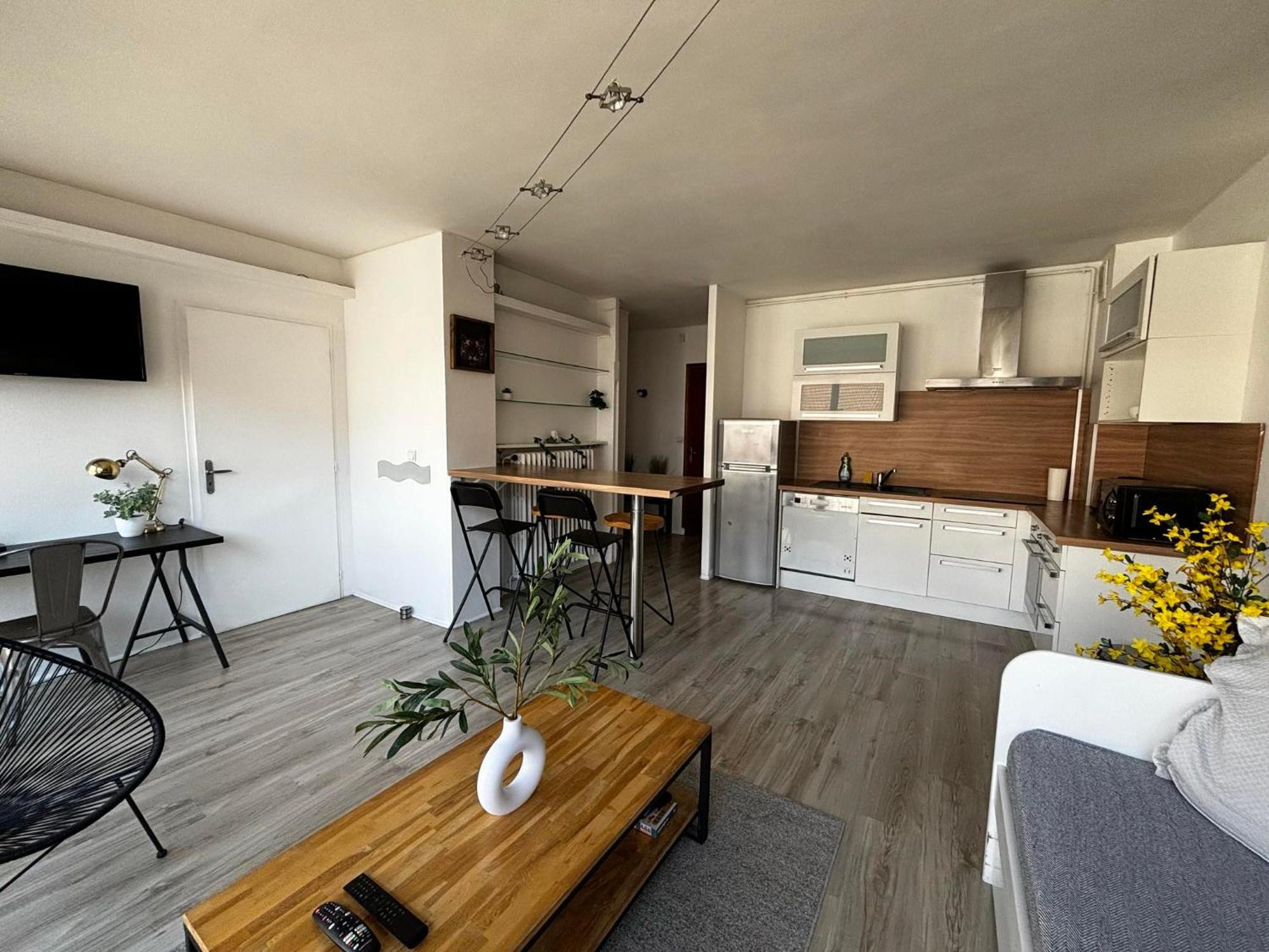Appartement Hypercentre A 2 Min Du Lac Annecy Bagian luar foto